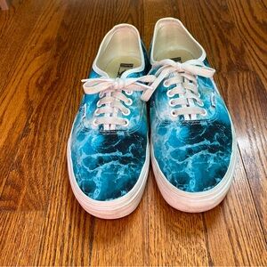 Vans Blue Water Ocean Wave x National Geographic Sneaker Women’s 10 / Men’s 8.5